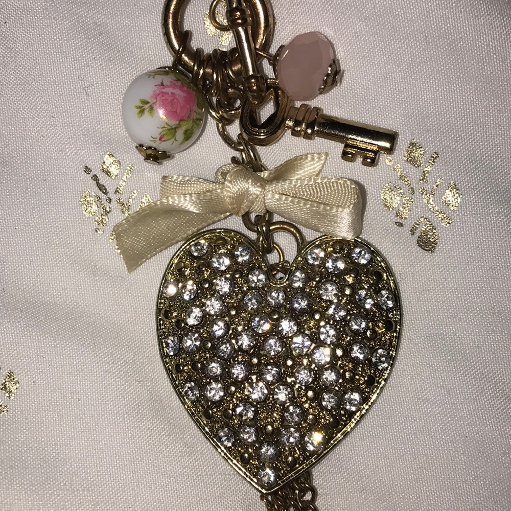 ‼️lowest priceGold Heart rhinestone charm necklace